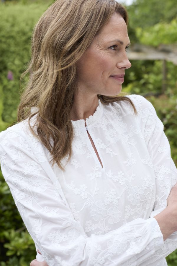 EMILY EMBROIDERED KEYHOLE NECK BLOUSE - Image 3